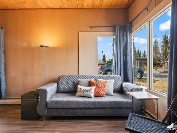 3943 Merrill Dr, Anchorage, AK 99517