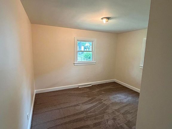 5th image of 712 Grove St NE