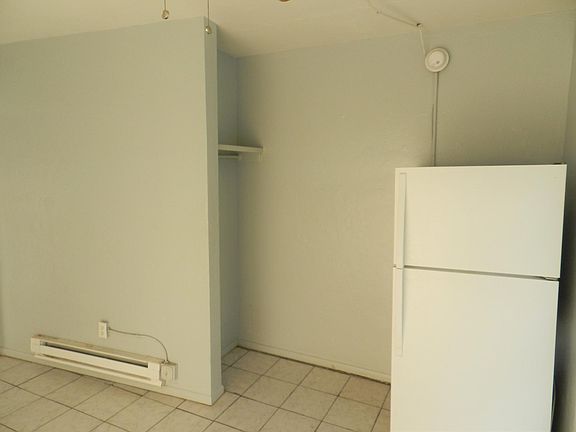 4th image of 1023 Locust St NE APT 30