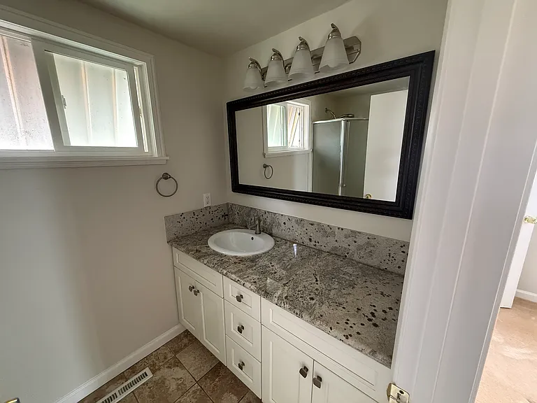 2027 Nina Ct — Photo 33