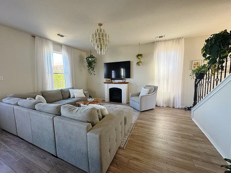 216 Janelle Ln — Photo 9