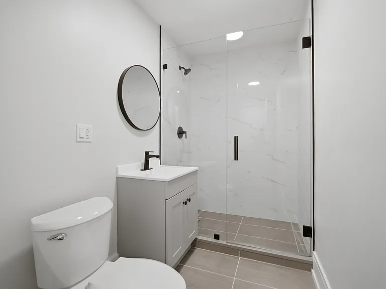 921 W Wilson Ave #3W — Photo 6