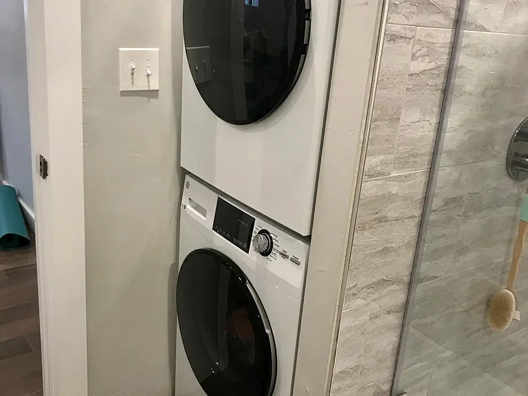 Washer/Dryer in bathroom