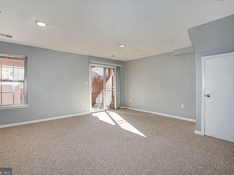 6955 Aquamarine Ct — Photo 22