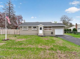 117 Locust Park, Colonie, NY 12205