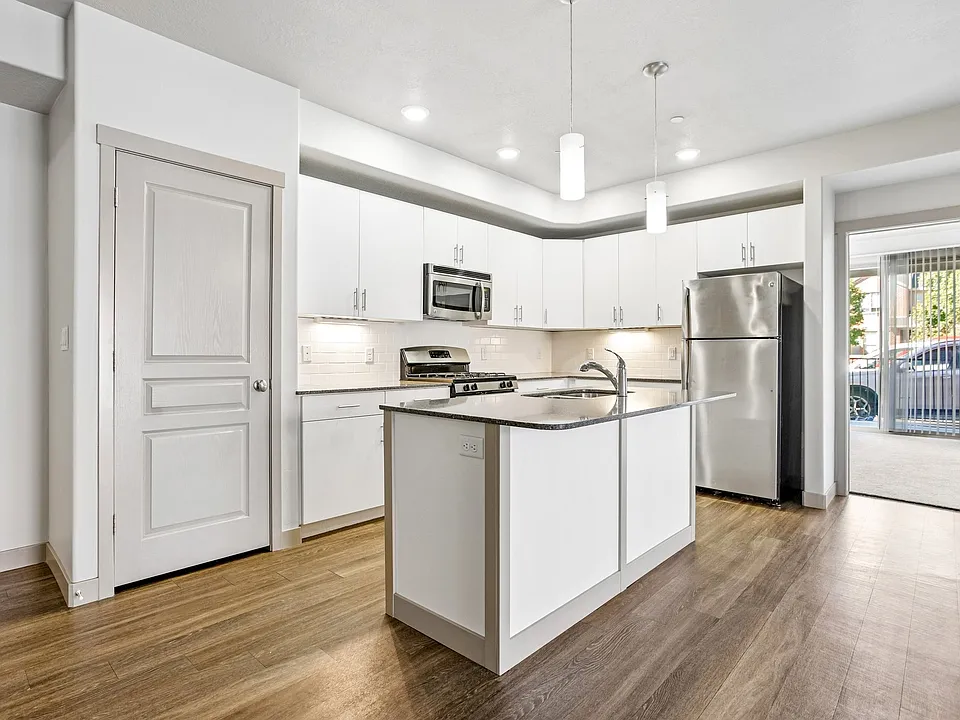 ICO Ridge Apartments & Townhomes