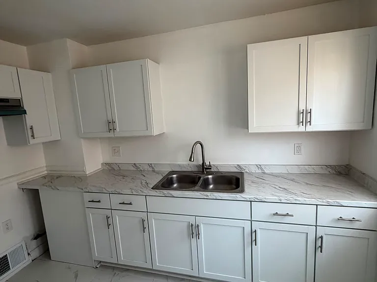 15443 Whitcomb St #2 — Photo 15