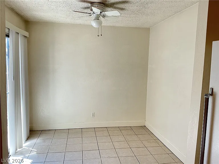 3968 Voxna St — Photo 4