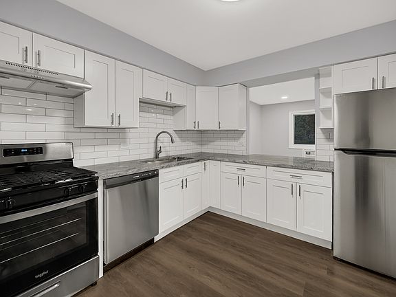 2nd image of 10361 Dearlove Rd APT 1I
