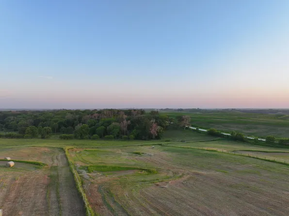 4 Chapel Hill Ests, Logan, IA 51546