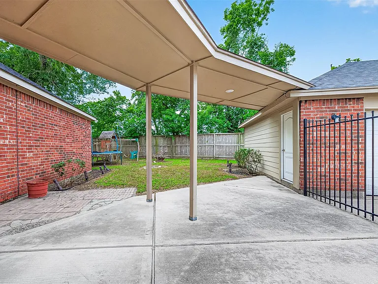 25507 Lyon Springs Ct — Photo 46