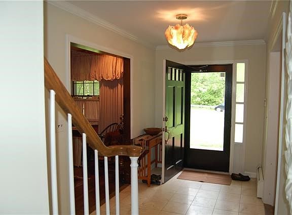 A foyer to welcome your guests...