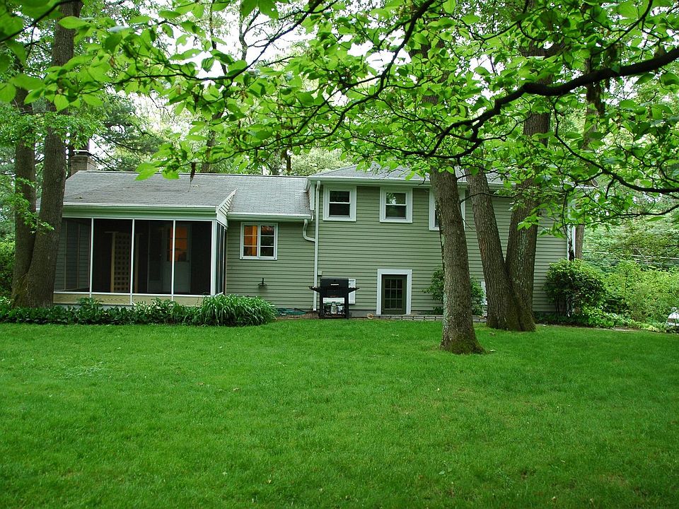 2nd image of 242 Quinobequin Rd