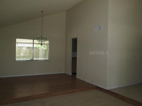 4th image of 2701 Lakeville Dr