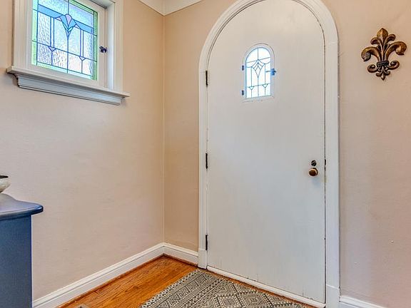 5th image of 6634 Marquette Ave