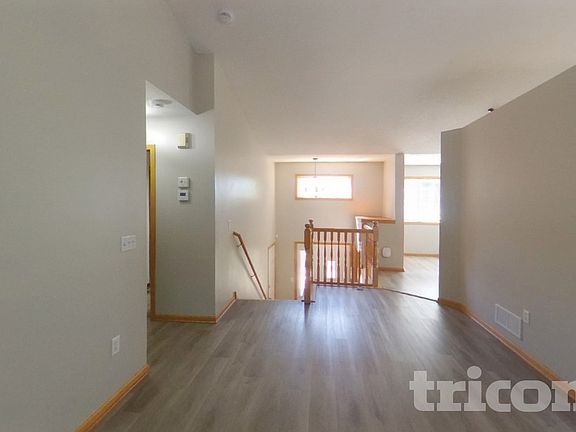 3rd image of 9778 43rd St NE