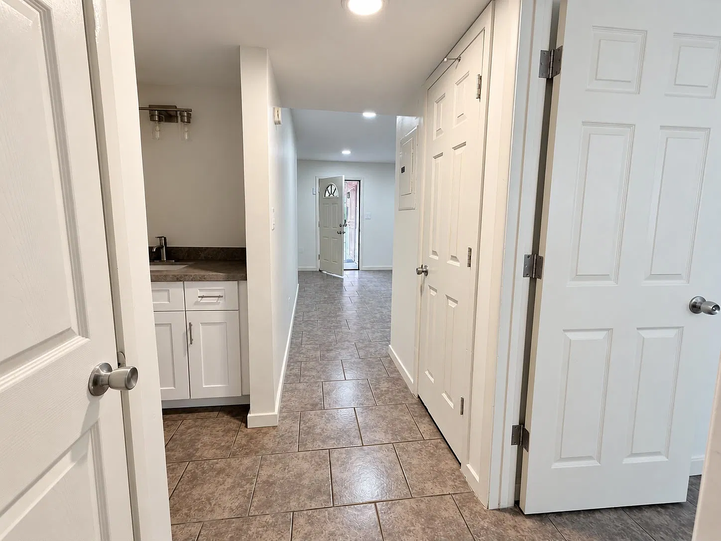 2537 W Georgia Ave — Photo 3