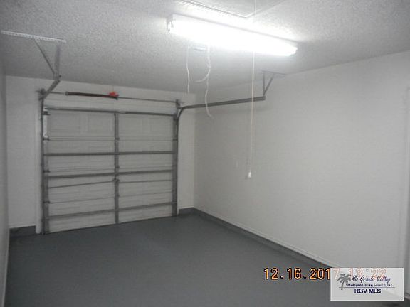 4th image of 2925 Rosewood Cir