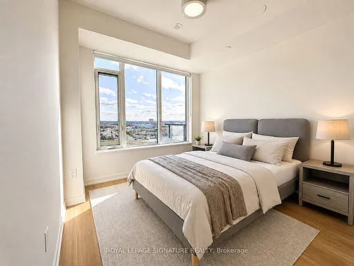 2485 Eglinton Ave W Photo 1