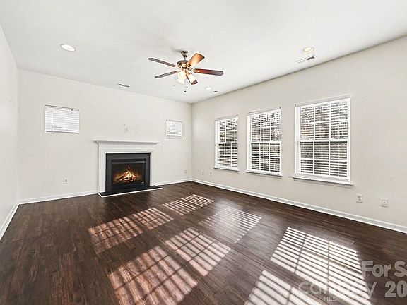 3rd image of 10525 Dominion Village Dr