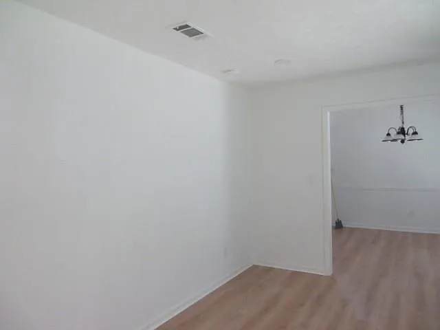 5450 Brookview Dr — Photo 9