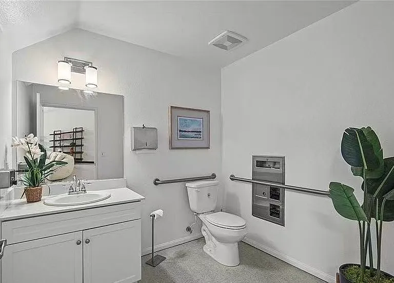 410 W Main St — Photo 3