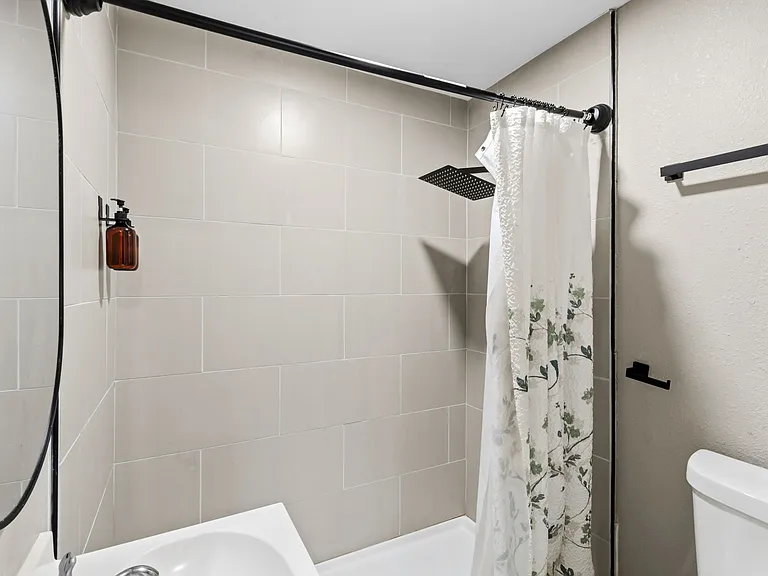 5914 Southcrest St — Photo 11