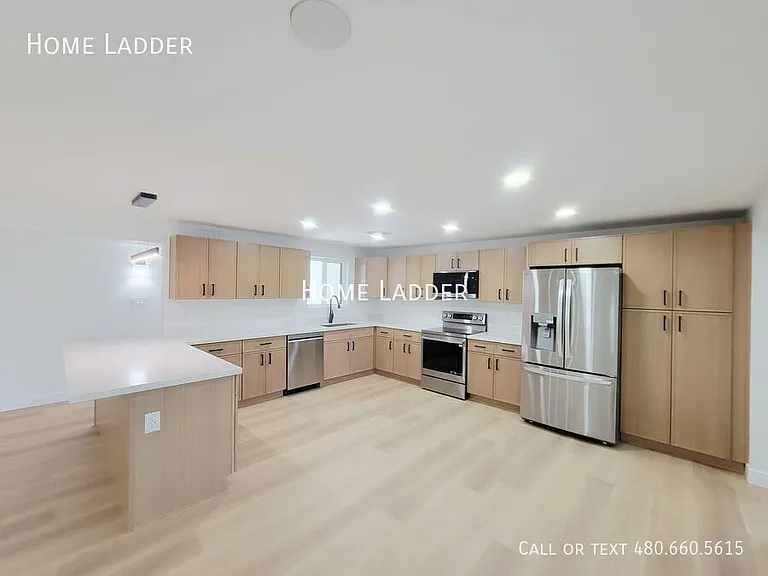 1618 W Lamar Rd — Photo 4