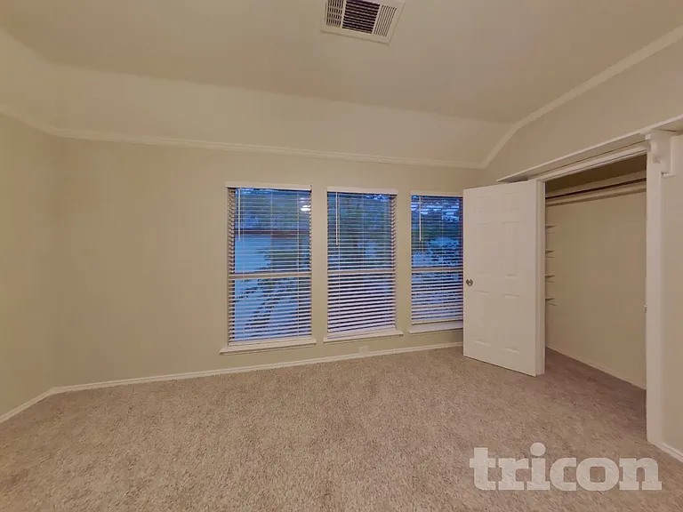 11222 Raveneaux Dr — Photo 15