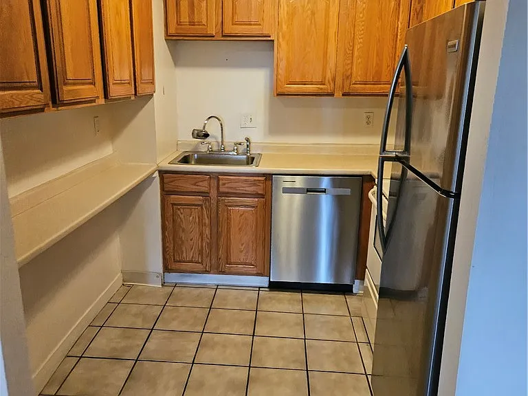 1305 Walnut St #B — Photo 8