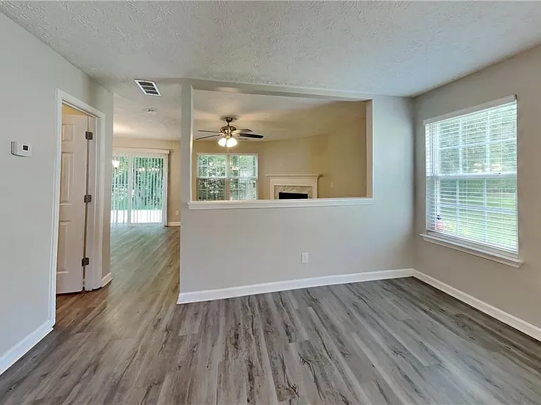 4557 Darrowby Dr — Photo 4