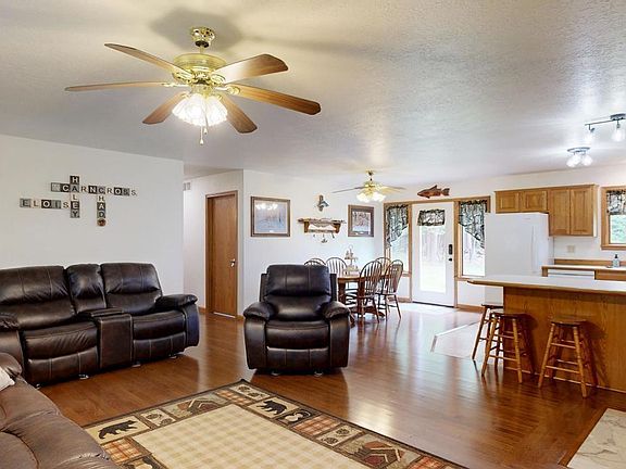 3rd image of 8665 N Meridian Rd