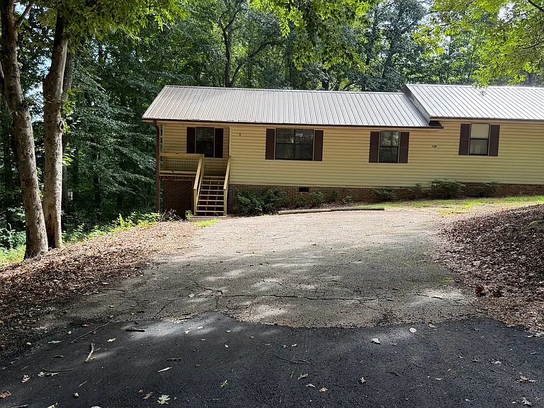 128 Willow Ct #3 — Photo 1