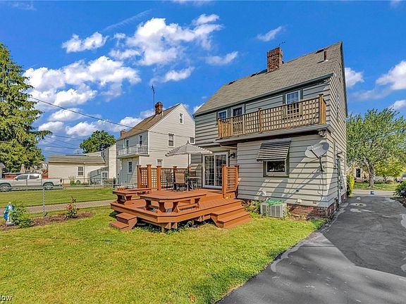 3rd image of 14621 Caldwell Ave