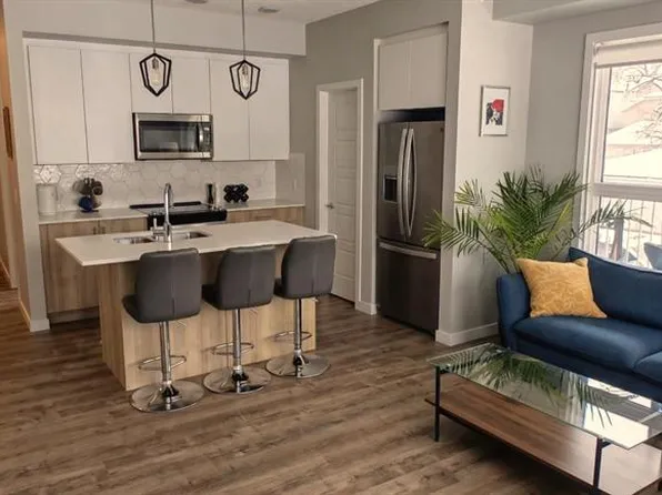 1605 W 17th St SE #102, Calgary, AB T2G 2L7