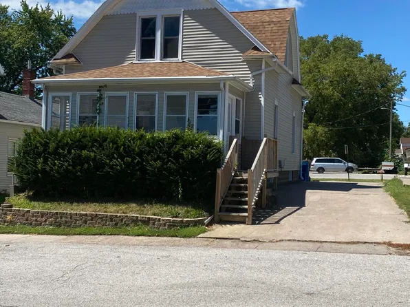 112 Roselawn Ave, Muscatine, IA 52761
