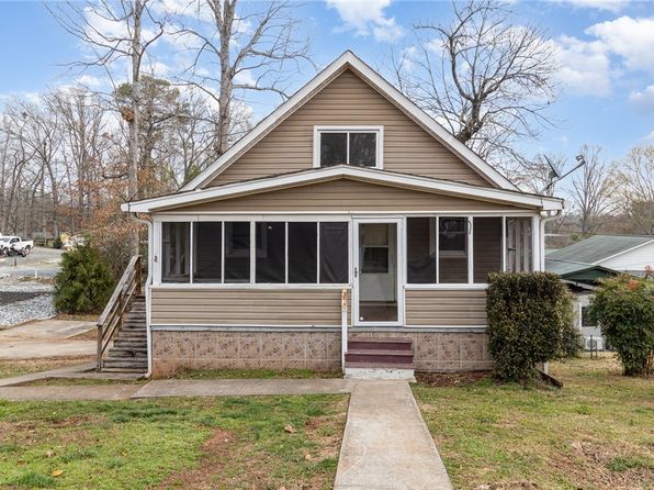 1203 Andersonville Rd, Townville, SC 29689