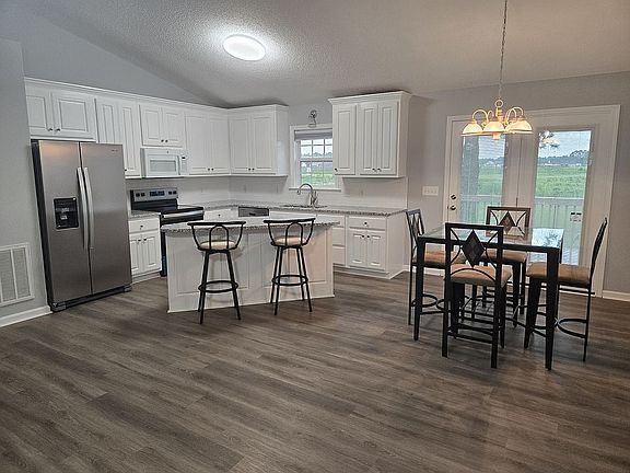 4th image of 21 Beasley Estates Dr