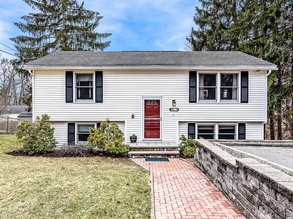 13 High St, Ayer, MA 01432