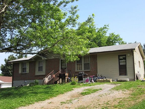 2nd image of 423 Faye Dr
