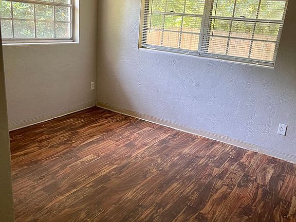 4th image of 1137 Martha Dr
