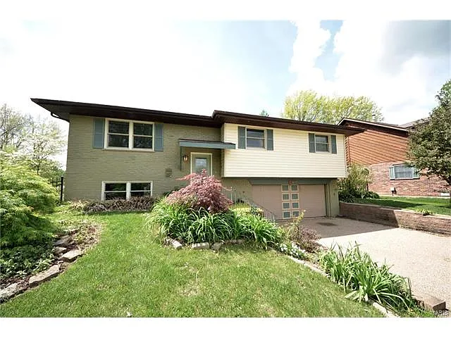 160 Twin Lake Dr photo 1