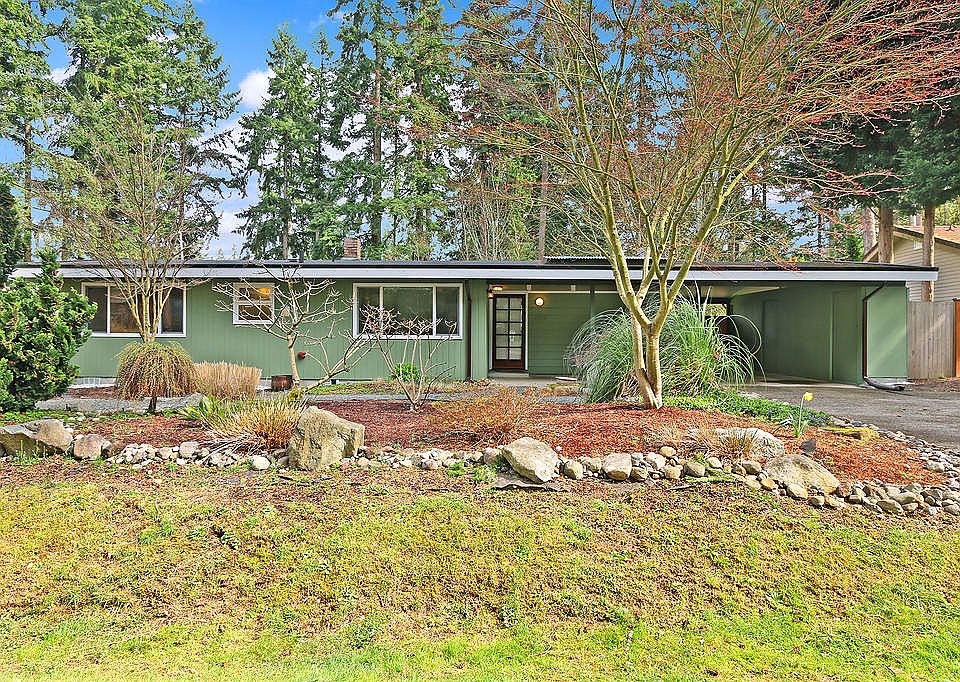 1st image of 4028 161st Ave SE