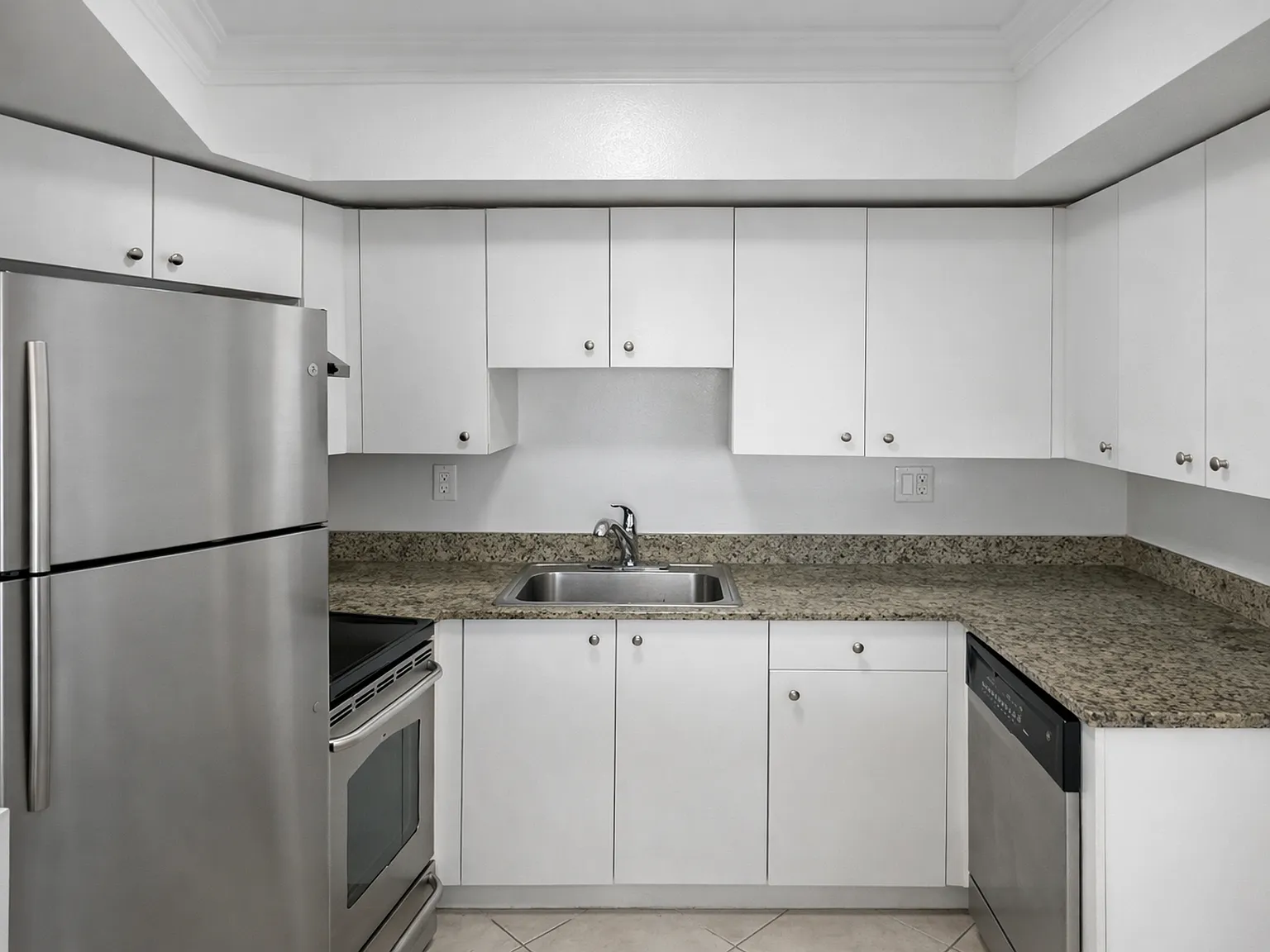 8 SE 19th Ave Pompano Beach, FL 33060 — Photo 3
