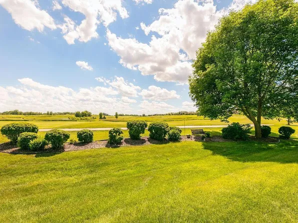 1165 Gallery Ln, Chaska, MN 55318