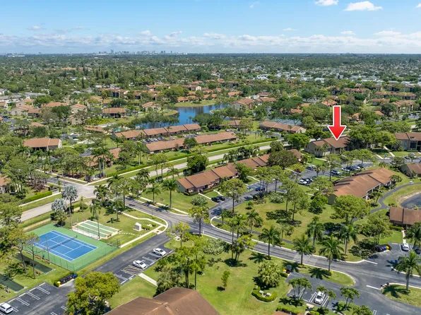 702 Sunny Pine Way #H2, Greenacres, FL 33415