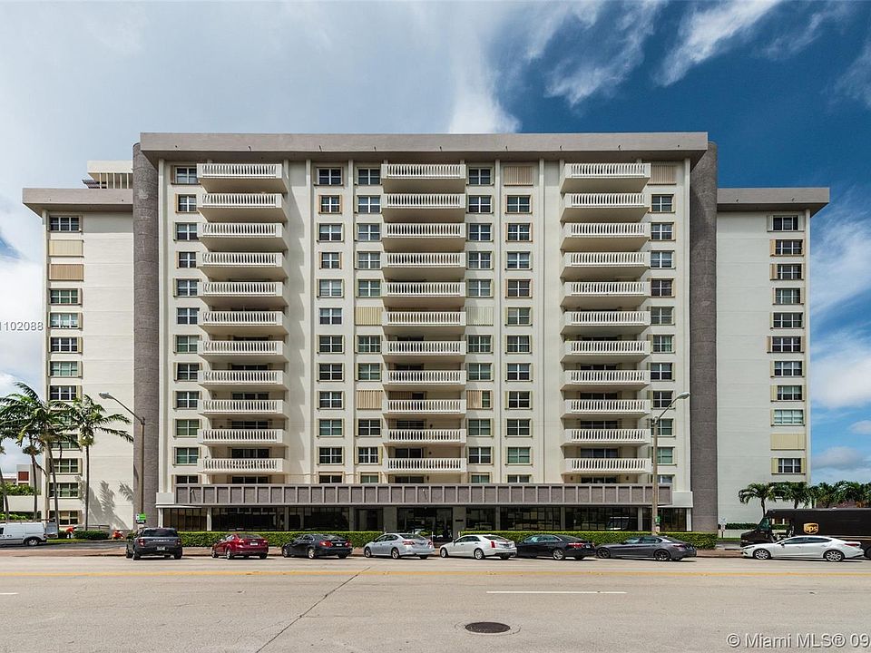 Exterior was just painted - 625 Biltmore Way #203