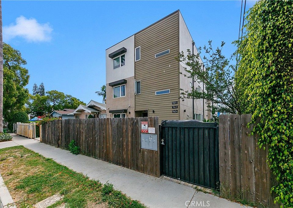 1st image of 961 N Saint Andrews Pl