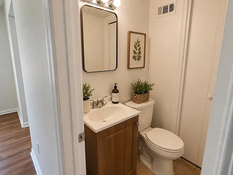 1833 Addison Rd S — Photo 7