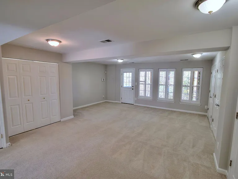 10150 Elgin Way — Photo 4